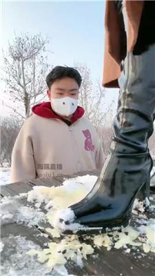 【辣姐】户外调-长靴踩踏喂食场 bf60273-绳艺套路资源网